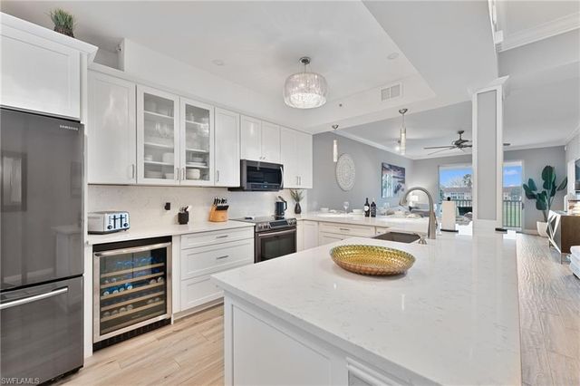 2710 Cypress Trace CIR # 3026, Naples, FL 34119