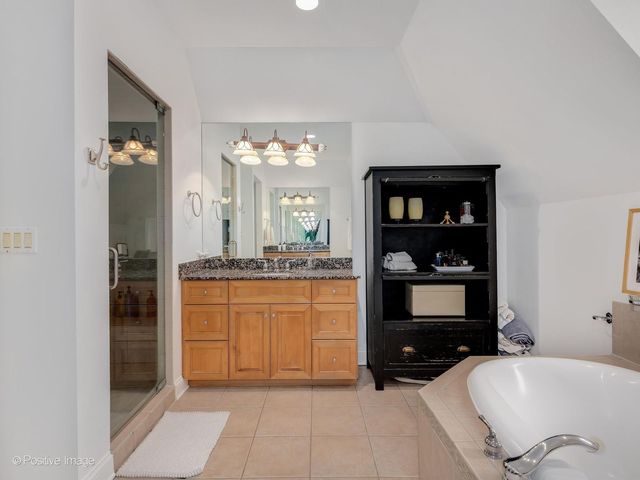 678 Oak Street, Glen Ellyn, IL 60137