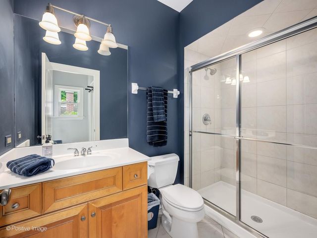678 Oak Street, Glen Ellyn, IL 60137