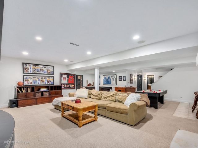 678 Oak Street, Glen Ellyn, IL 60137