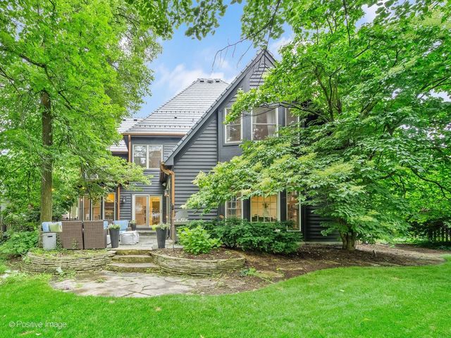 678 Oak Street, Glen Ellyn, IL 60137
