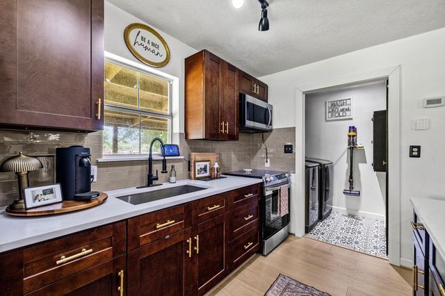 14302 Holland Road, Dickinson, TX 77539