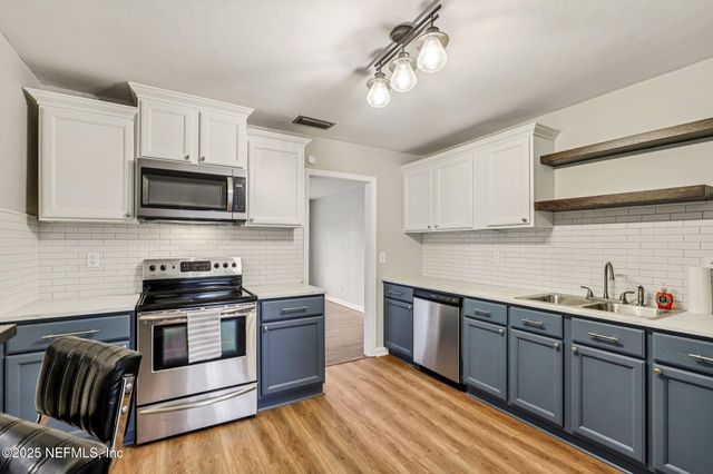 5753 CRESTVIEW Road, Jacksonville, FL 32210