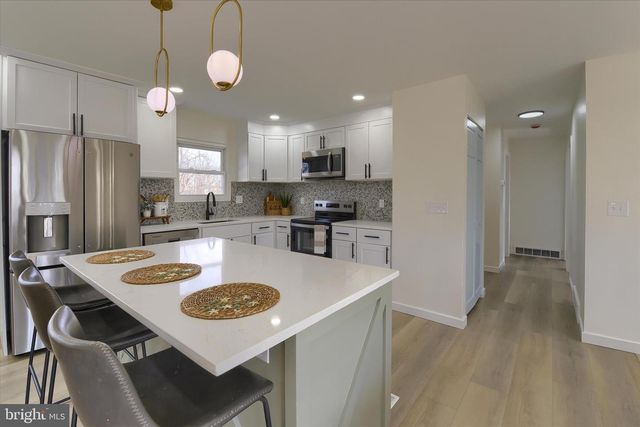 490 SUE DR, Hummelstown, PA 17036