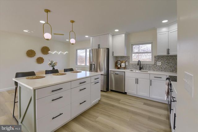 490 SUE DR, Hummelstown, PA 17036