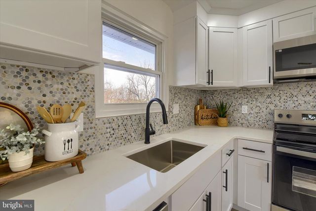 490 SUE DR, Hummelstown, PA 17036