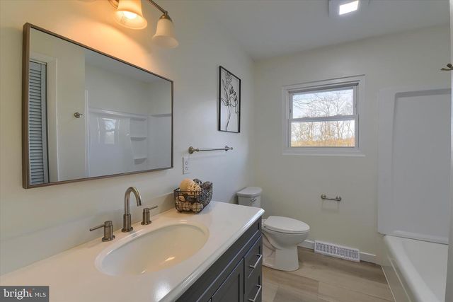 490 SUE DR, Hummelstown, PA 17036