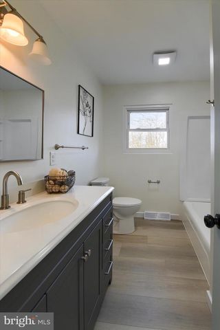 490 SUE DR, Hummelstown, PA 17036