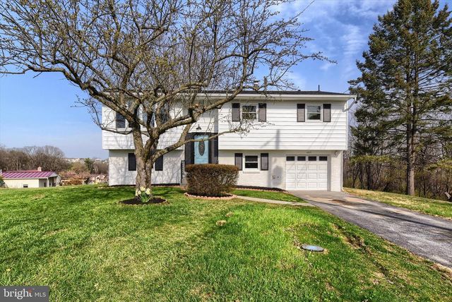 490 SUE DR, Hummelstown, PA 17036
