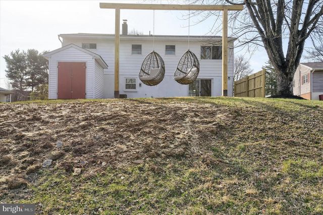 490 SUE DR, Hummelstown, PA 17036