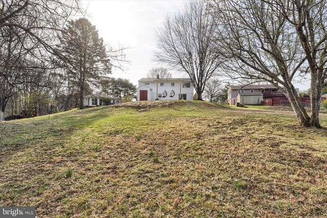 490 SUE DR, Hummelstown, PA 17036