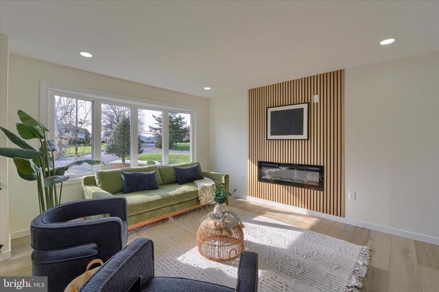 490 SUE DR, Hummelstown, PA 17036