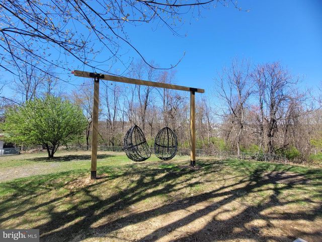 490 SUE DR, Hummelstown, PA 17036