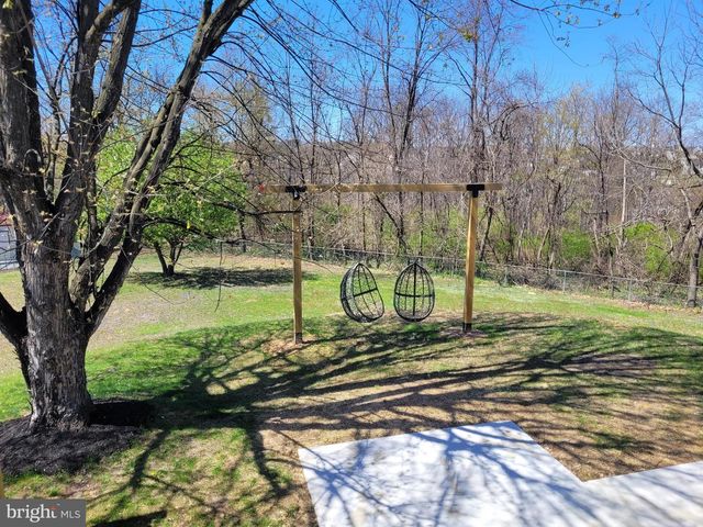 490 SUE DR, Hummelstown, PA 17036