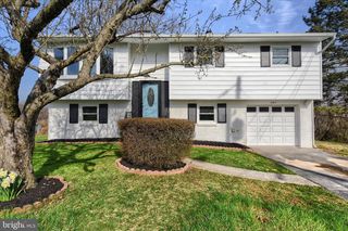 490 SUE DR, Hummelstown, PA 17036