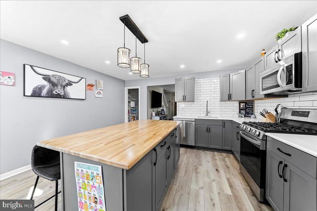 2313 DELMAR DR, Folcroft, PA 19032