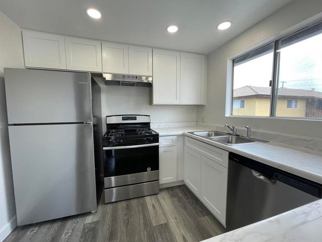 1223 Monique Court, Vista, CA 92084