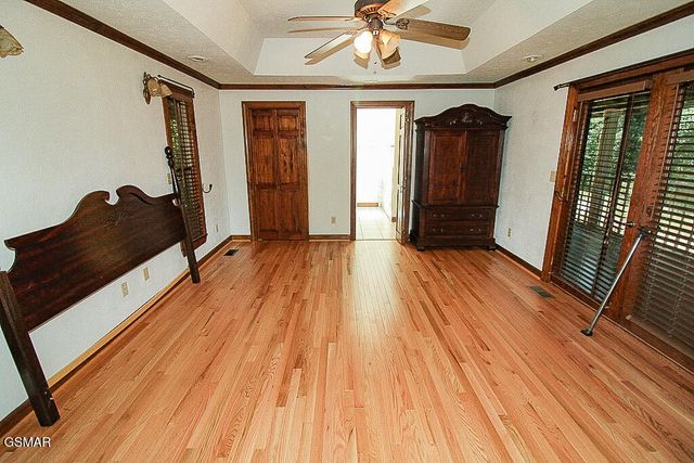 902 Lake View Road, Sevierville, TN 37876