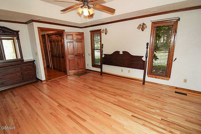 902 Lake View Road, Sevierville, TN 37876