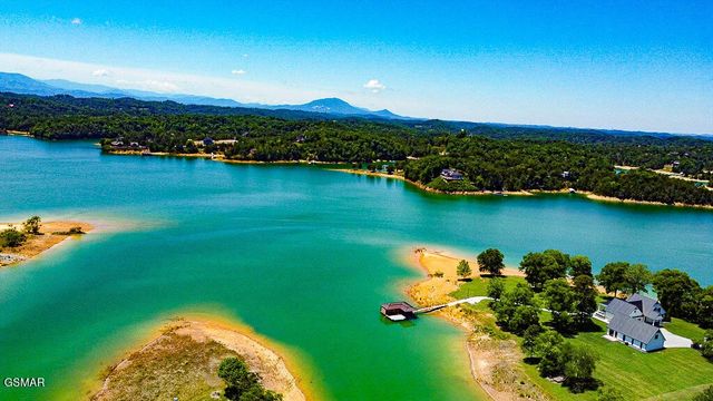 902 Lake View Road, Sevierville, TN 37876