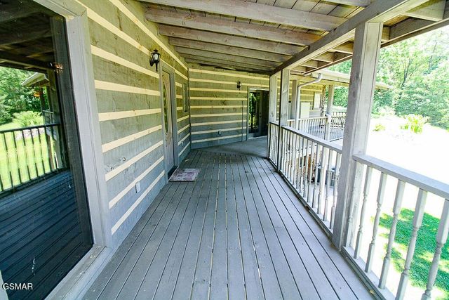 902 Lake View Road, Sevierville, TN 37876