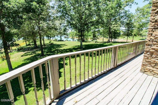 902 Lake View Road, Sevierville, TN 37876