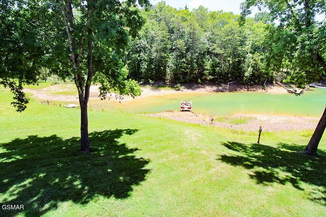 902 Lake View Road, Sevierville, TN 37876