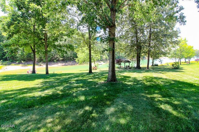 902 Lake View Road, Sevierville, TN 37876