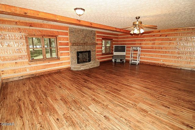 902 Lake View Road, Sevierville, TN 37876