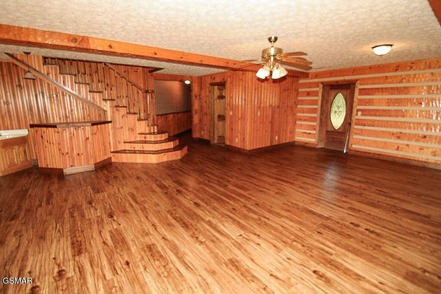 902 Lake View Road, Sevierville, TN 37876