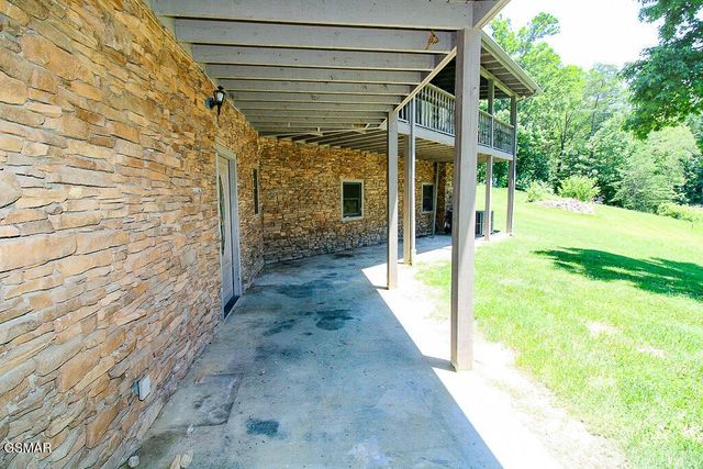 902 Lake View Road, Sevierville, TN 37876
