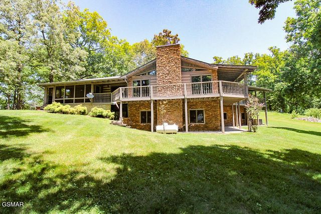 902 Lake View Road, Sevierville, TN 37876