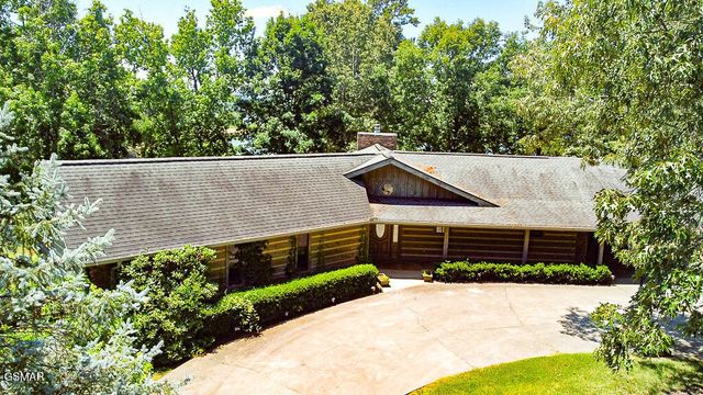 902 Lake View Road, Sevierville, TN 37876