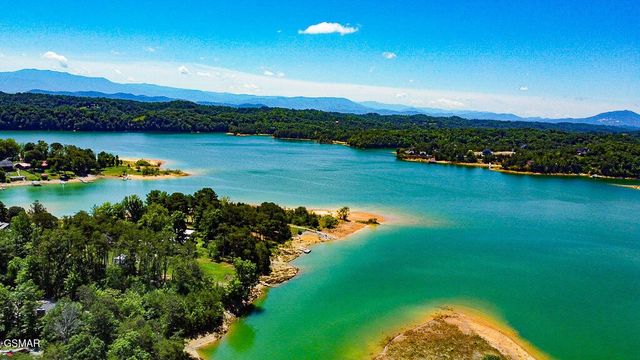 902 Lake View Road, Sevierville, TN 37876