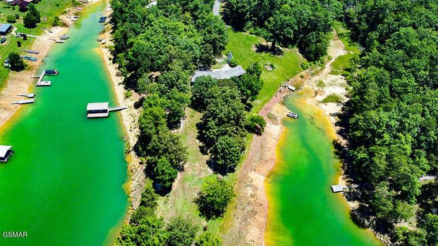 902 Lake View Road, Sevierville, TN 37876