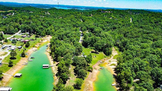 902 Lake View Road, Sevierville, TN 37876