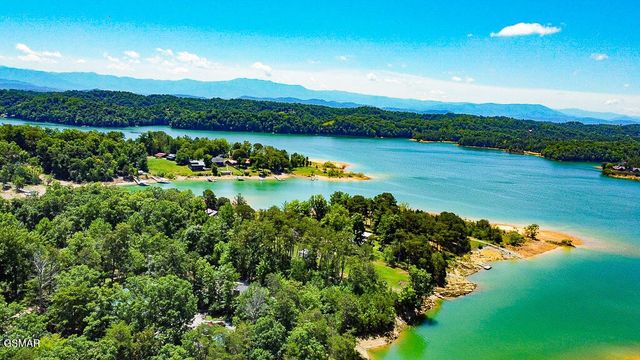 902 Lake View Road, Sevierville, TN 37876
