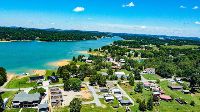 902 Lake View Road, Sevierville, TN 37876