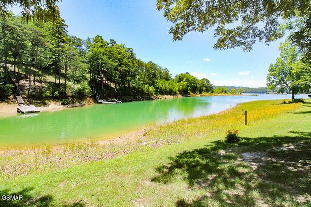 902 Lake View Road, Sevierville, TN 37876