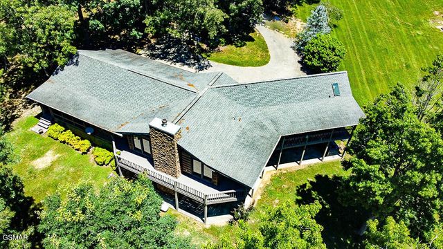 902 Lake View Road, Sevierville, TN 37876