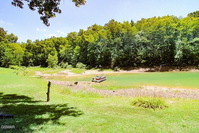 902 Lake View Road, Sevierville, TN 37876