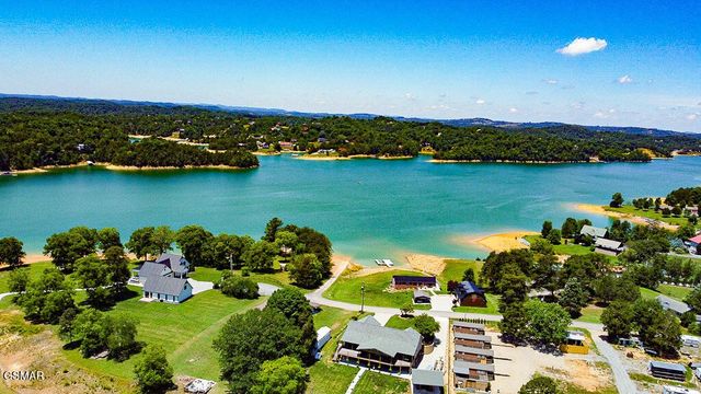 902 Lake View Road, Sevierville, TN 37876