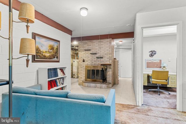 8316 MACARTHUR RD, Glenside, PA 19038