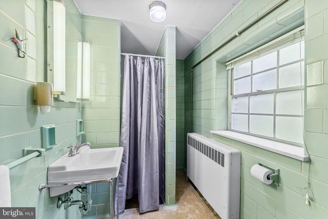 8316 MACARTHUR RD, Glenside, PA 19038