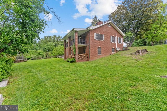 8316 MACARTHUR RD, Glenside, PA 19038