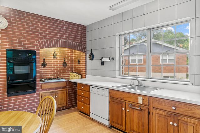 8316 MACARTHUR RD, Glenside, PA 19038