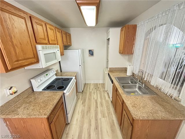 1515 East Reno Avenue C206, Las Vegas, NV 89119