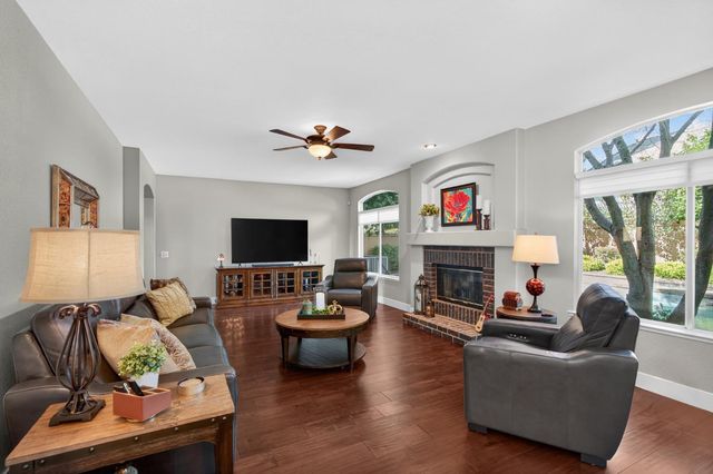 11871 Silver Cliff Way, Gold River, CA 95670