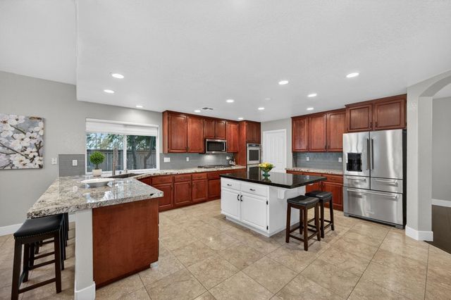 11871 Silver Cliff Way, Gold River, CA 95670