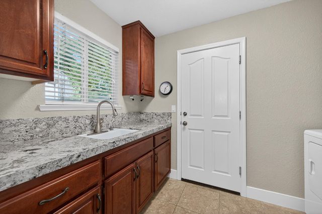 11871 Silver Cliff Way, Gold River, CA 95670